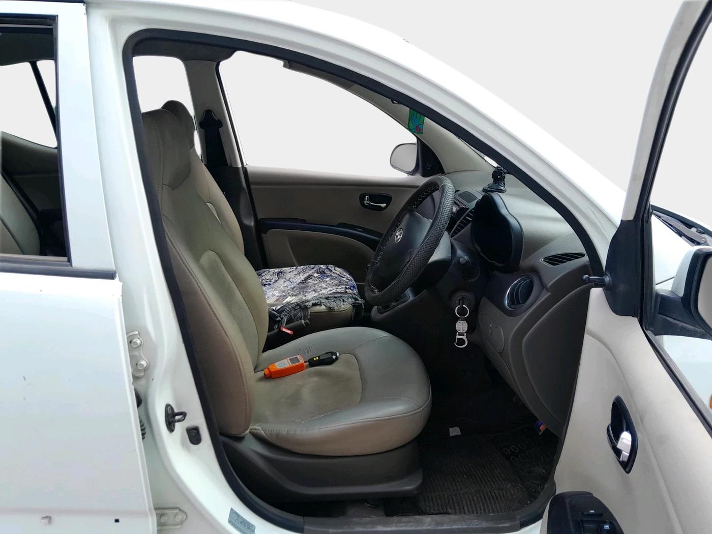 2012 Hyundai i10 MAGNA 1.1, Petrol, Manual, 71,590 km, interior