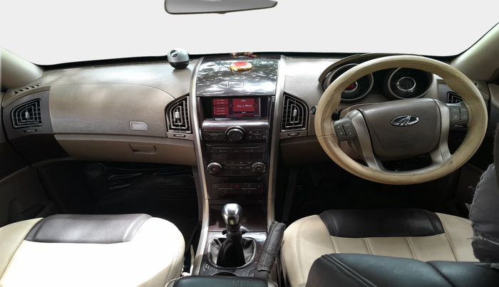 2013 Mahindra XUV500 W8, Diesel, Manual, 1,73,515 km, interior