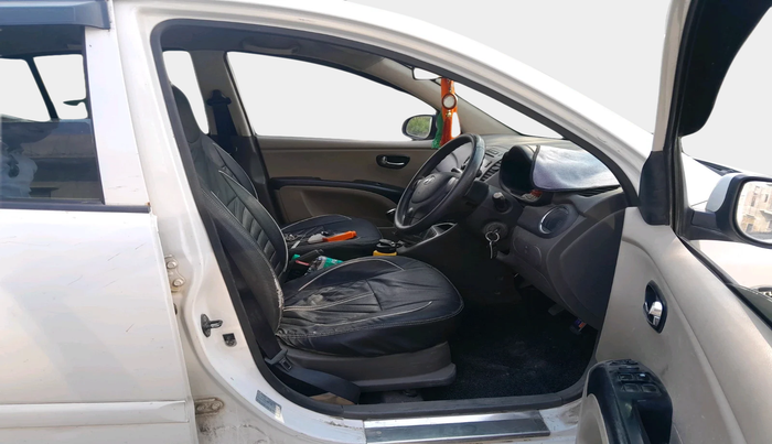 2013 Hyundai i10 SPORTZ 1.2, Petrol, Manual, 99,082 km, interior