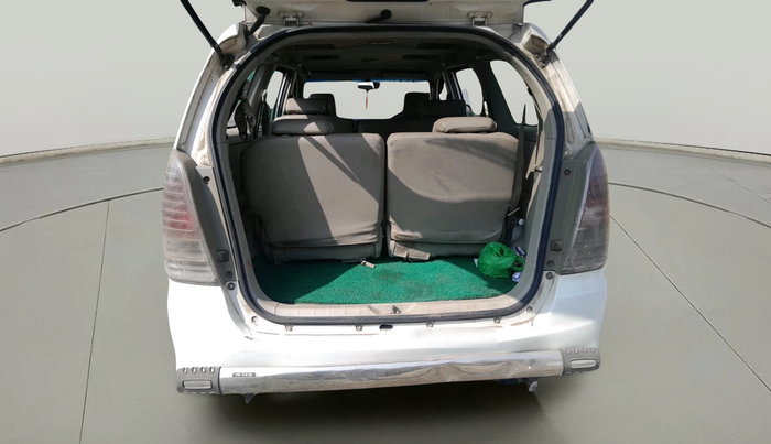 2011 Toyota Innova 2.5 G2 8STR, Diesel, Manual, 1,62,711 km, exterior