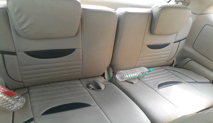 2011 Toyota Innova 2.5 G2 8STR, Diesel, Manual, 1,62,711 km, interior