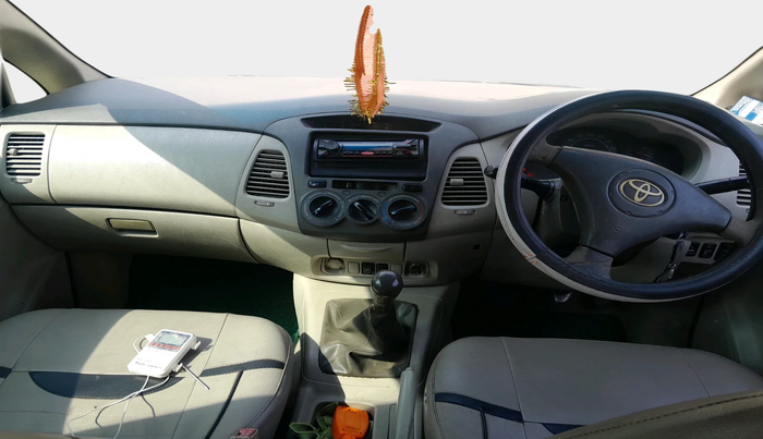 2011 Toyota Innova 2.5 G2 8STR, Diesel, Manual, 1,62,711 km, interior