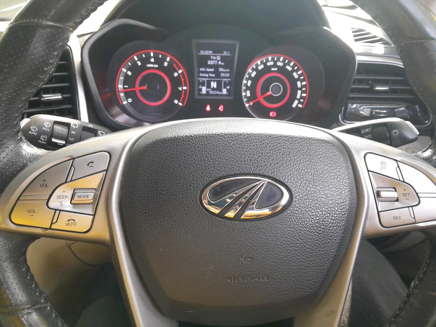 2021 Mahindra XUV300 W8 1.2 PETROL, Petrol, Manual, 99,154 km, interior