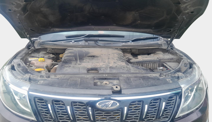 2018 Mahindra XUV500 W10 AT, Diesel, Automatic, 1,50,040 km, exterior