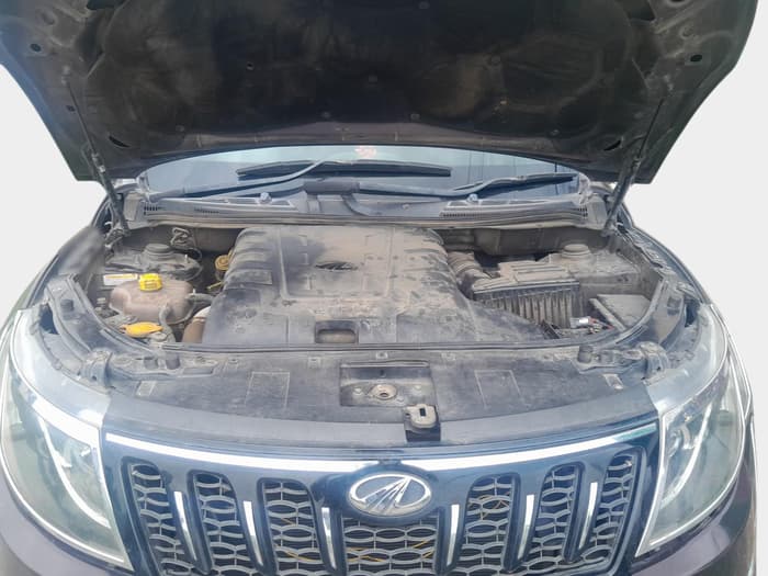 2018 Mahindra XUV500 W10 AT, Diesel, Automatic, 1,51,030 km, exterior