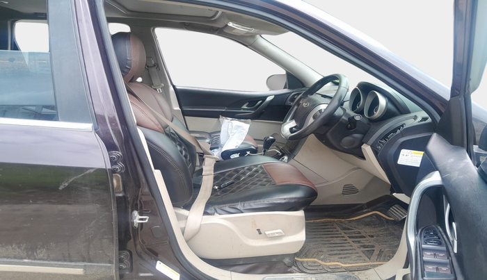 2018 Mahindra XUV500 W10 AT, Diesel, Automatic, 1,50,040 km, interior