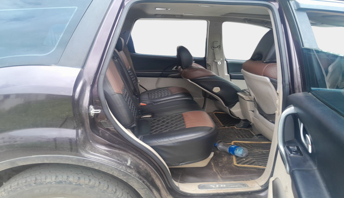 2018 Mahindra XUV500 W10 AT, Diesel, Automatic, 1,50,040 km, interior