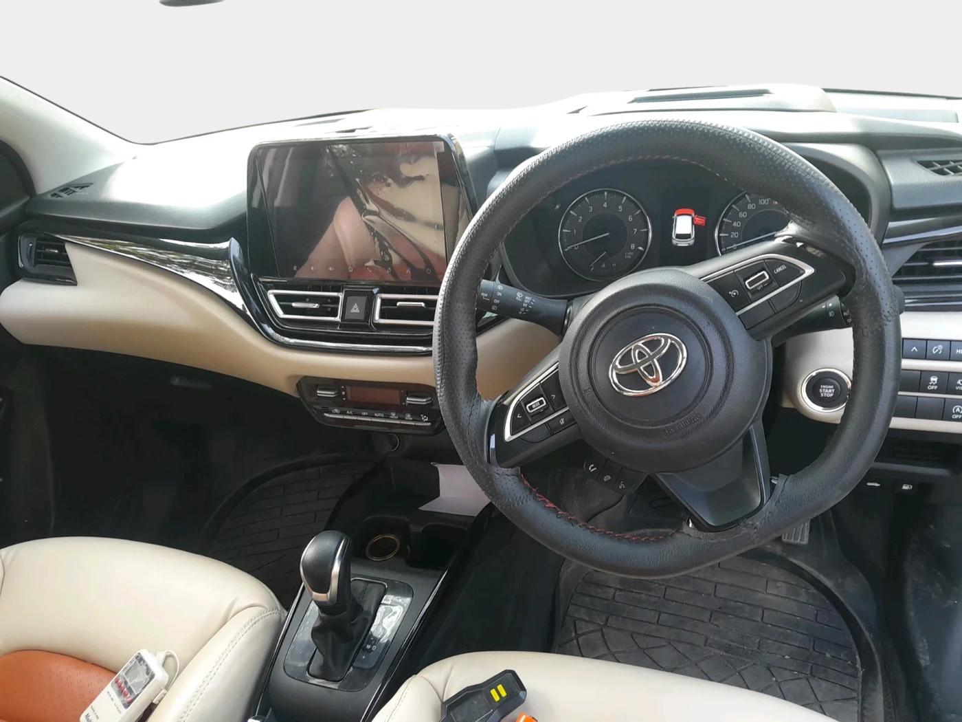 2025 Toyota Glanza V AMT, Petrol, Automatic, 9,657 km, interior