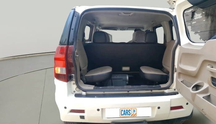 2018 Mahindra TUV300 T10, Diesel, Manual, 1,37,924 km, exterior