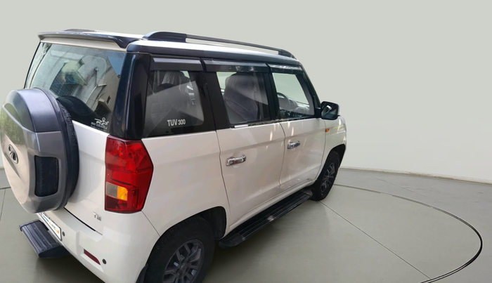 2018 Mahindra TUV300 T10, Diesel, Manual, 1,37,924 km, exterior