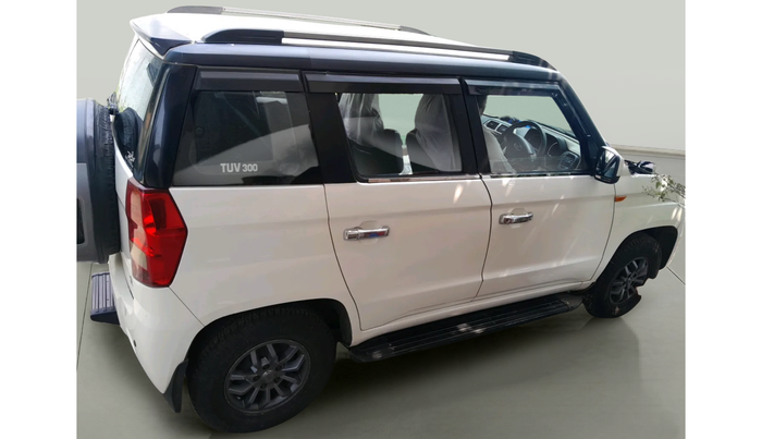 2018 Mahindra TUV300 T10, Diesel, Manual, 1,37,924 km, exterior