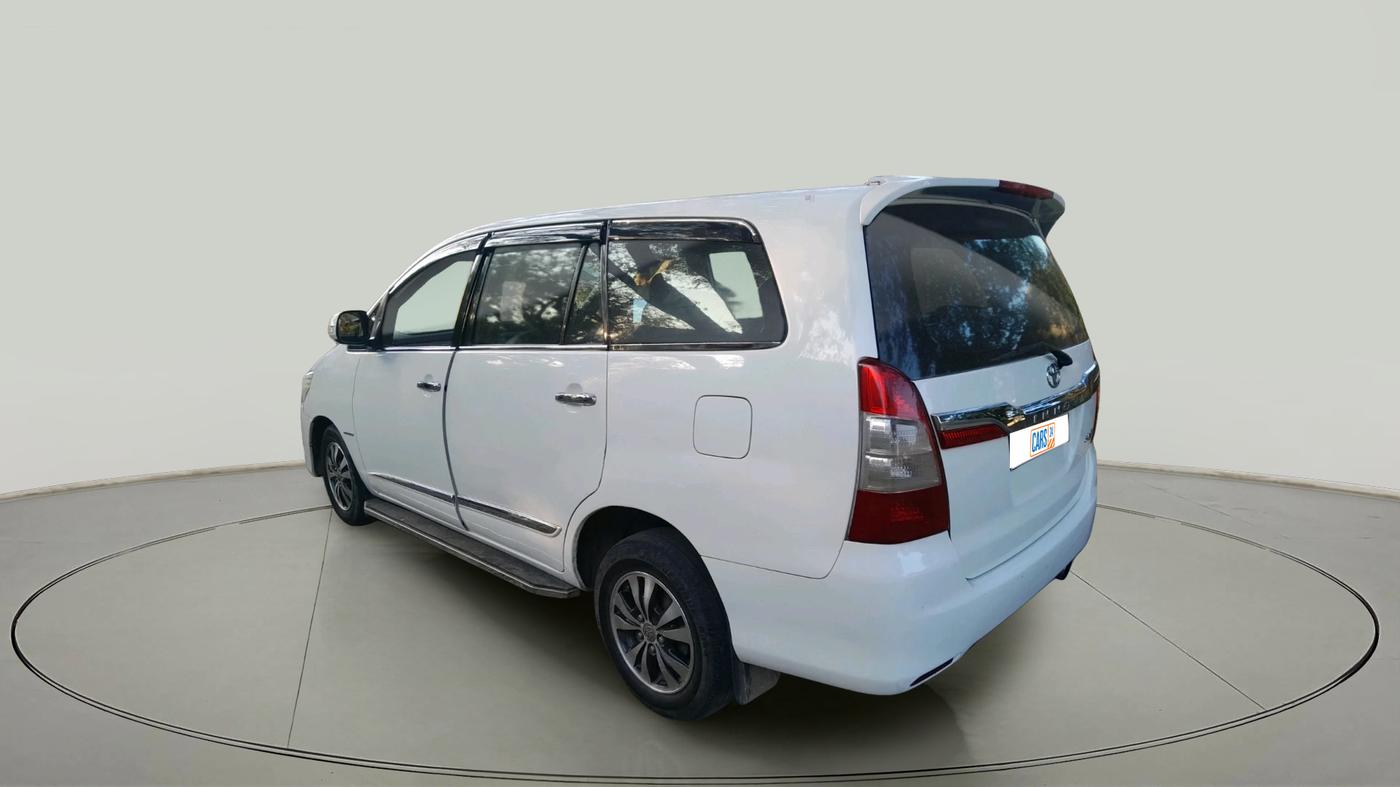 2015 Toyota Innova 2.5 VX 8 STR, Diesel, Manual, 1,64,838 km, exterior