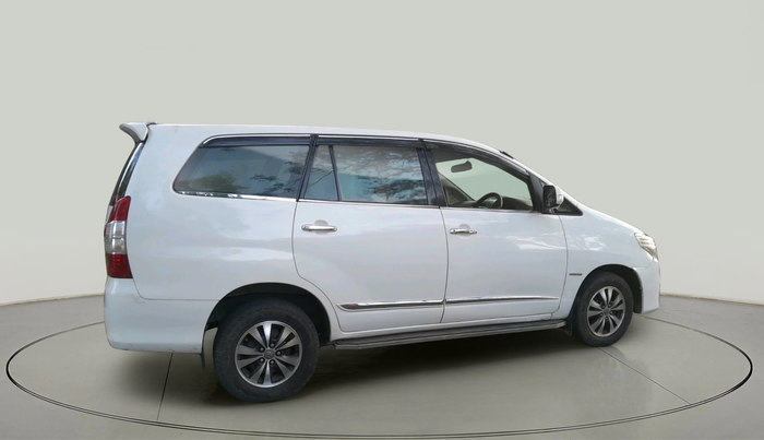 2015 Toyota Innova 2.5 VX 8 STR, Diesel, Manual, 1,64,838 km, exterior