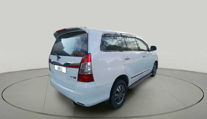 2015 Toyota Innova 2.5 VX 8 STR, Diesel, Manual, 1,64,838 km, exterior