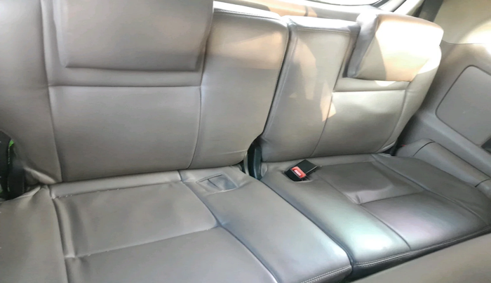 2015 Toyota Innova 2.5 VX 8 STR, Diesel, Manual, 1,64,838 km, interior