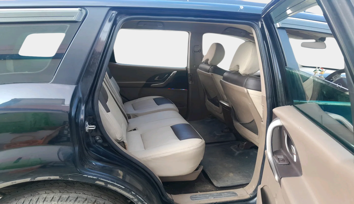 2013 Mahindra XUV500 W6, Diesel, Manual, 1,18,550 km, interior