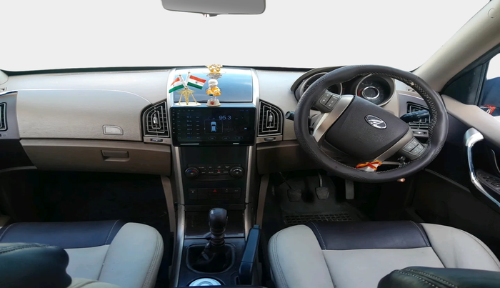 2013 Mahindra XUV500 W6, Diesel, Manual, 1,18,550 km, interior