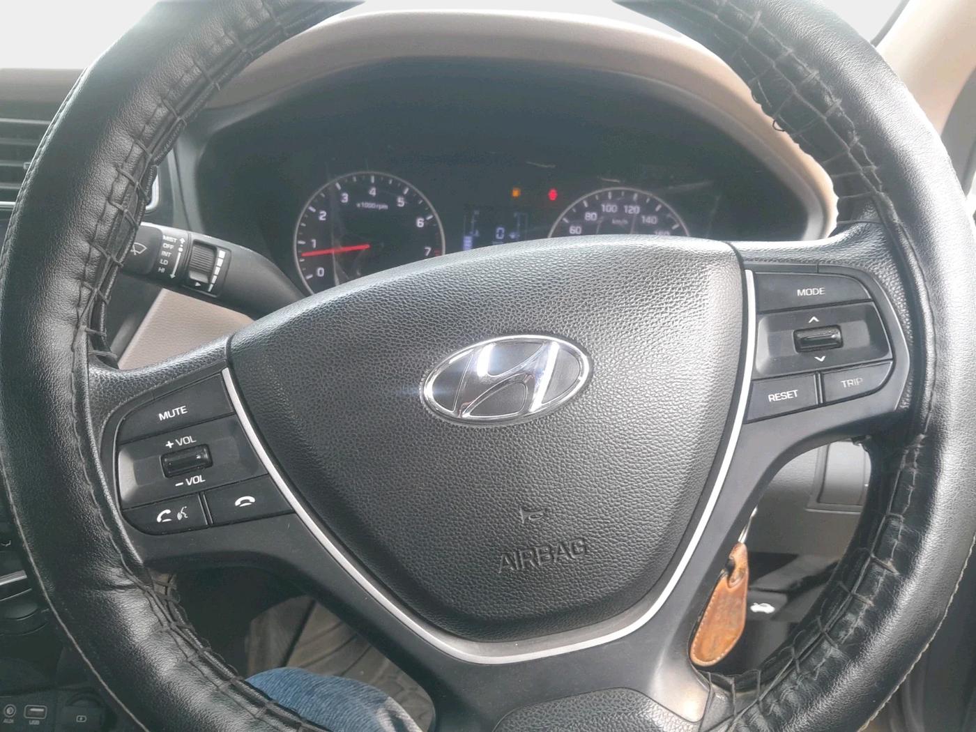 2019 Hyundai Elite i20 SPORTZ PLUS 1.2, Petrol, Manual, 32,033 km, interior