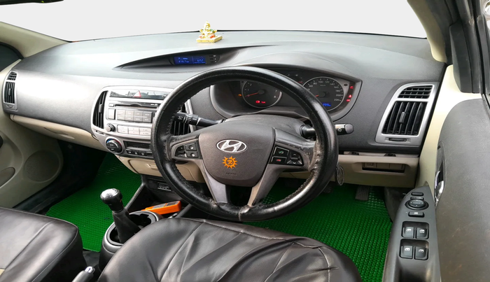 2014 Hyundai i20 SPORTZ 1.2, Petrol, Manual, 75,399 km, interior