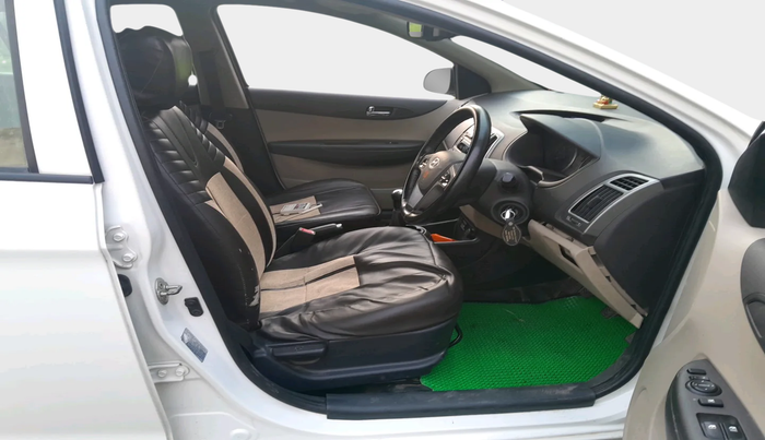2014 Hyundai i20 SPORTZ 1.2, Petrol, Manual, 75,399 km, interior