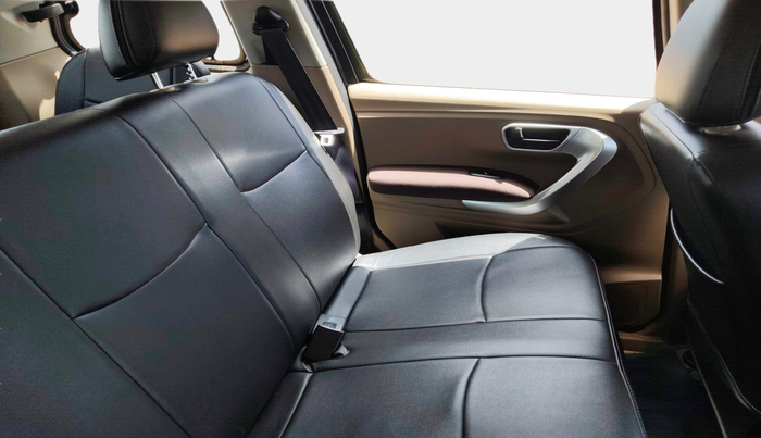 2018 Mahindra TUV300 T8, Diesel, Manual, 99,250 km, interior