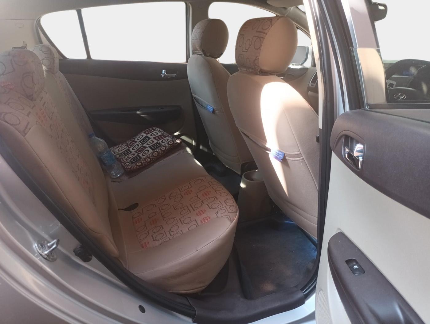 2011 Hyundai i20 MAGNA 1.2, Petrol, Manual, 85,731 km, interior