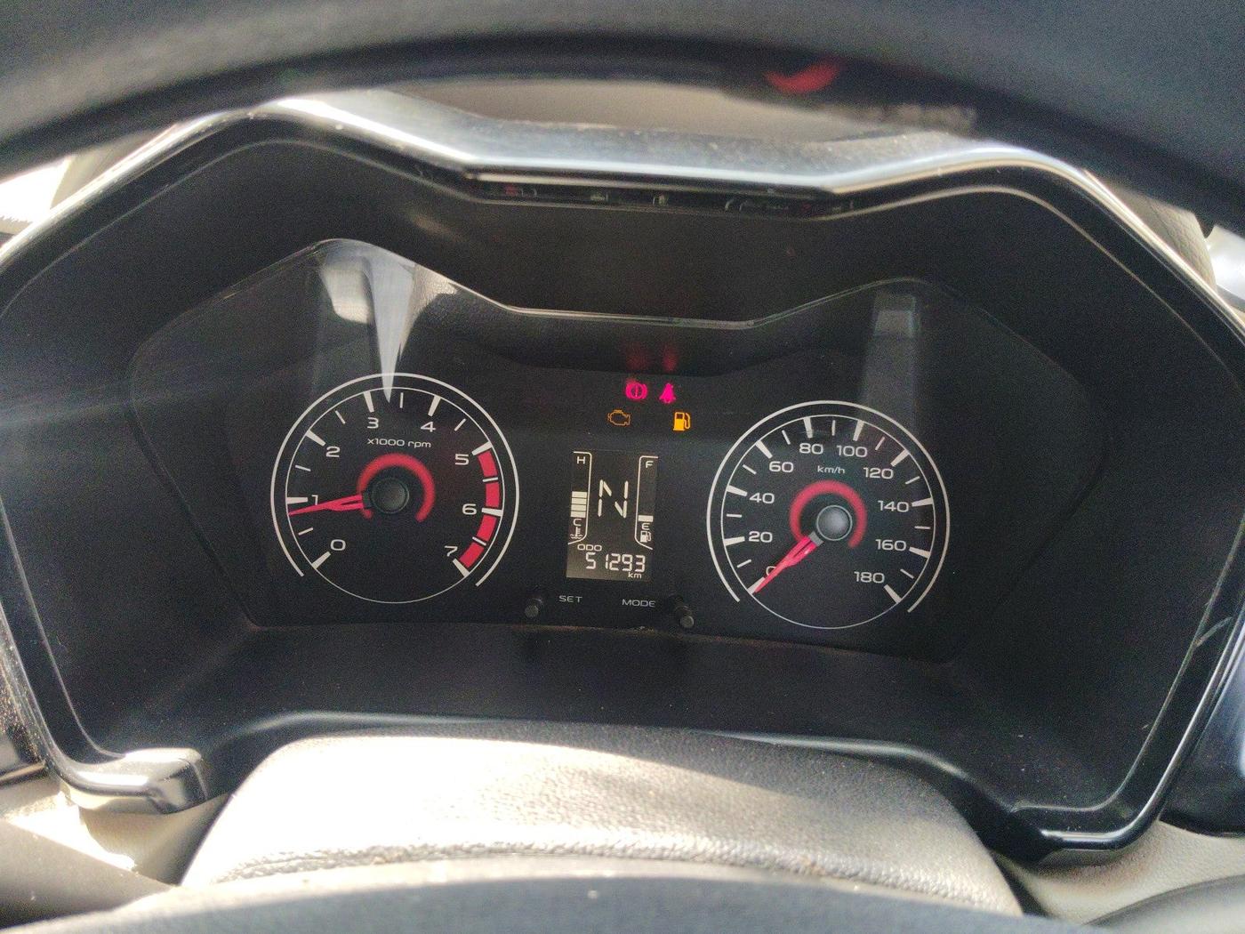 2016 Mahindra Kuv100 K4 6 STR, Petrol, Manual, 51,293 km, interior