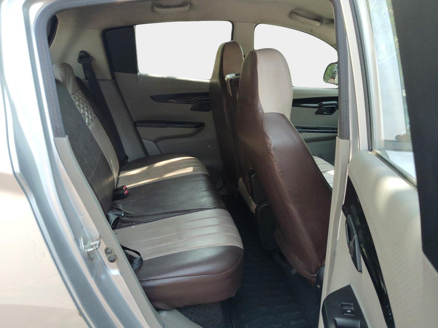 2016 Mahindra Kuv100 K4 6 STR, Petrol, Manual, 51,293 km, interior