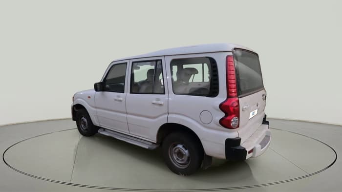 2014 Mahindra Scorpio EX M2DI, Diesel, Manual, 82,242 km, exterior