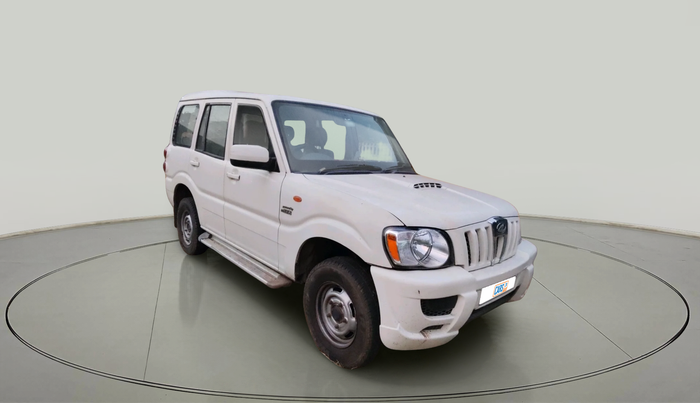 2014 Mahindra Scorpio EX M2DI, Diesel, Manual, 82,242 km, exterior