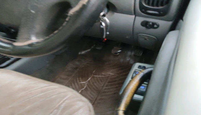 2014 Mahindra Scorpio EX M2DI, Diesel, Manual, 82,242 km, interior