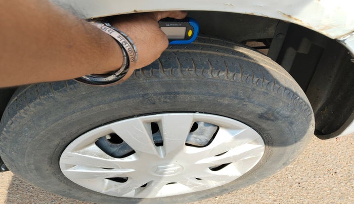 2010 Maruti Ritz VXI, Petrol, Manual, 11,111 km, tyre