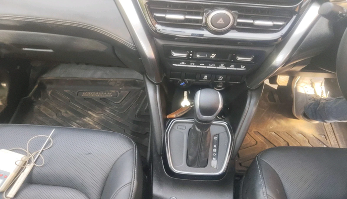 2024 Toyota URBAN CRUISER HYRYDER V AT NEO DRIVE, Petrol, Automatic, 23,555 km, interior