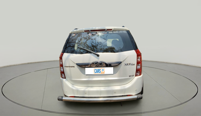 2015 Mahindra XUV500 W10, Diesel, Manual, 83,612 km, exterior