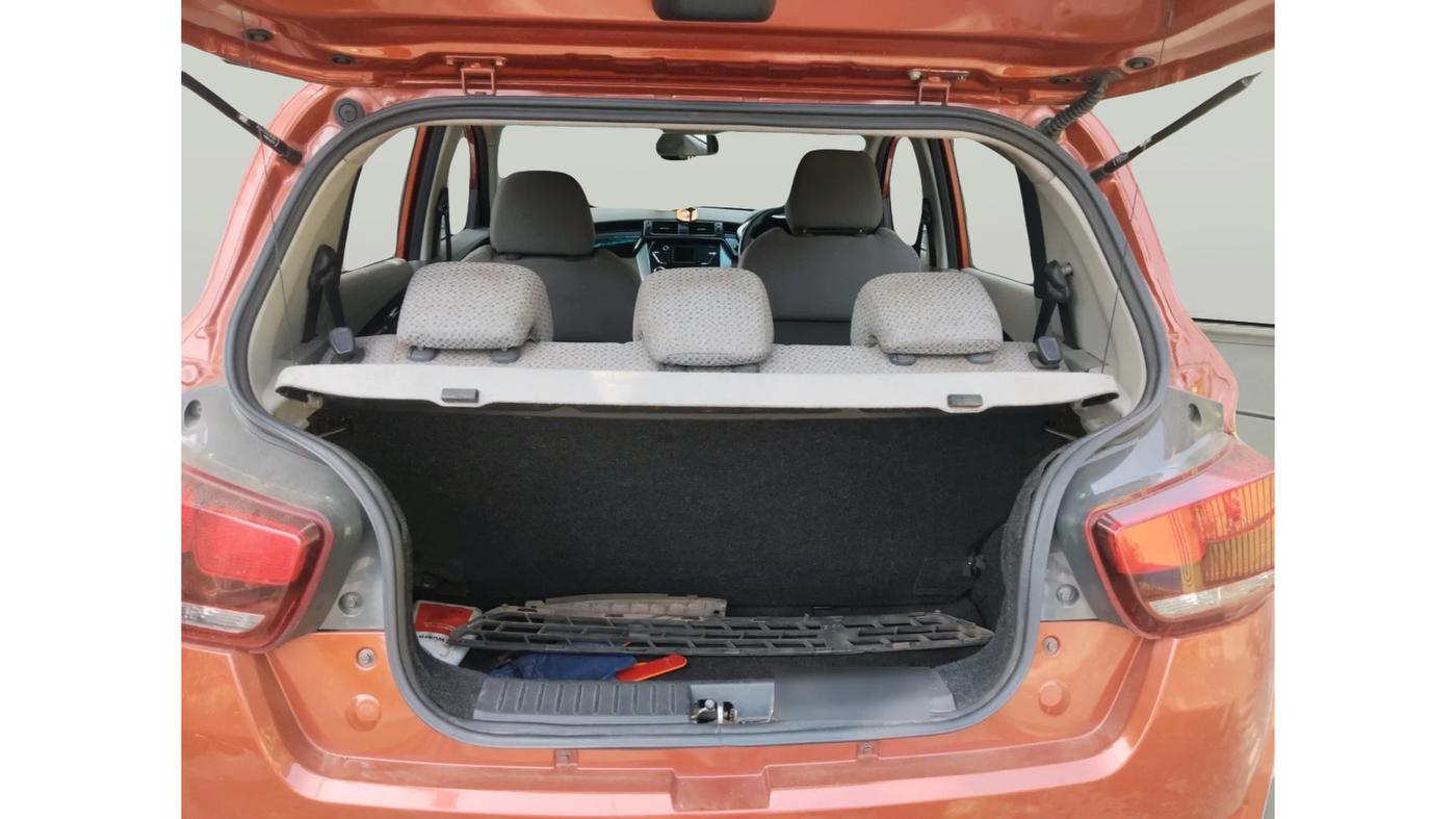 2016 Mahindra Kuv100 K8 D 5 STR, Diesel, Manual, 72,694 km, exterior