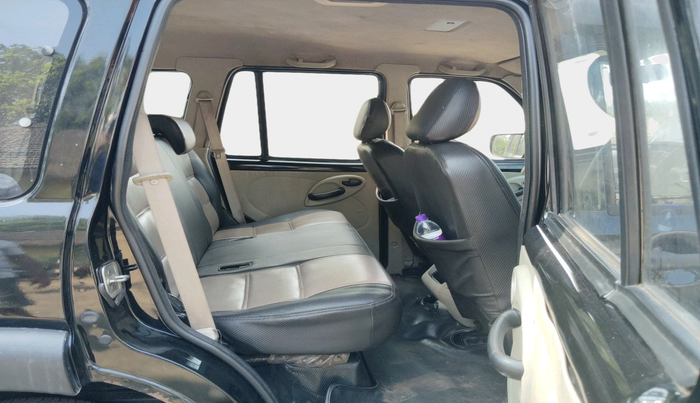 2015 Mahindra Scorpio S4, Diesel, Manual, 1,05,409 km, interior