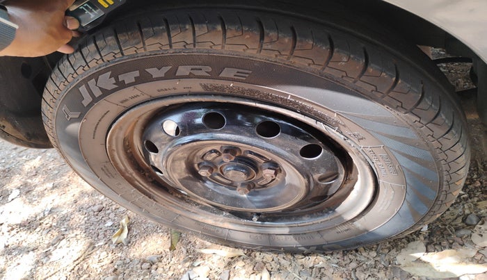 2011 Maruti Ritz VXI, Petrol, Manual, 1,26,512 km, tyre