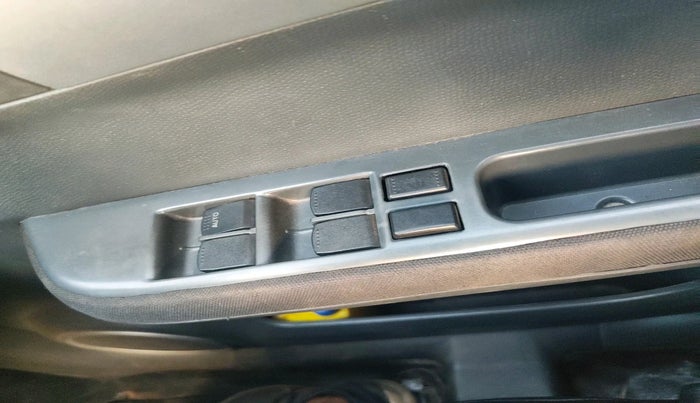 2011 Maruti Swift VXI, Petrol, Manual, 61,047 km, interior