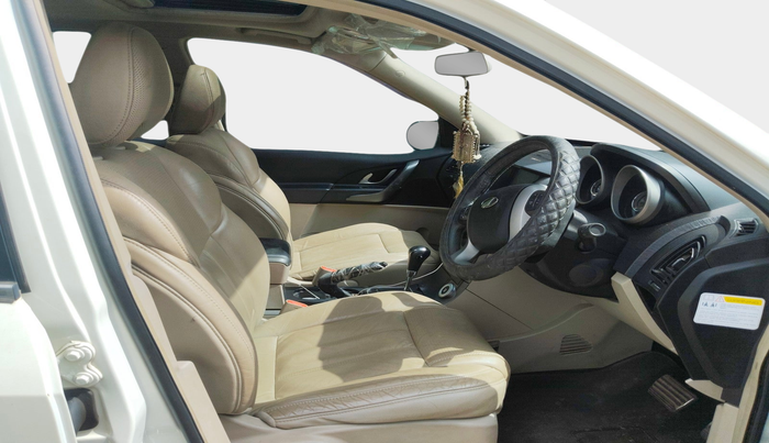 2016 Mahindra XUV500 W10 AWD AT, Diesel, Automatic, 38,092 km, interior