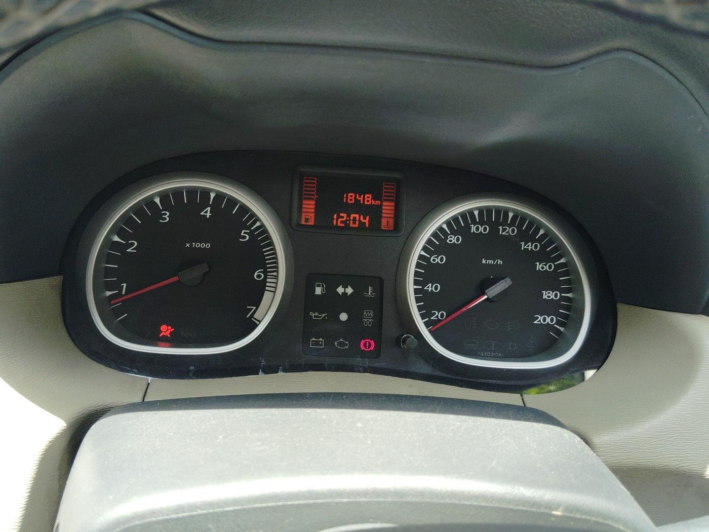2013 Nissan Terrano XV D THP PREMIUM 110 PS, Diesel, Manual, 1,848 km, interior