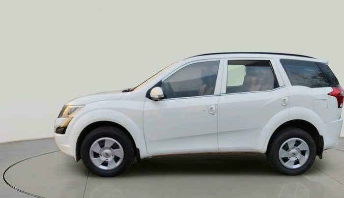 2018 Mahindra XUV500 W5, Diesel, Manual, 42,801 km, exterior