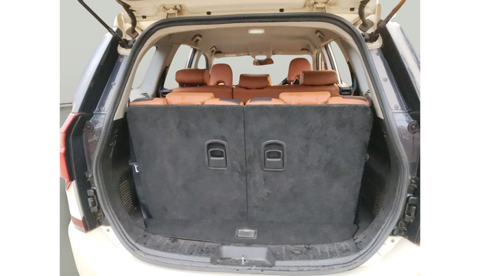 2018 Mahindra XUV500 W5, Diesel, Manual, 42,801 km, exterior