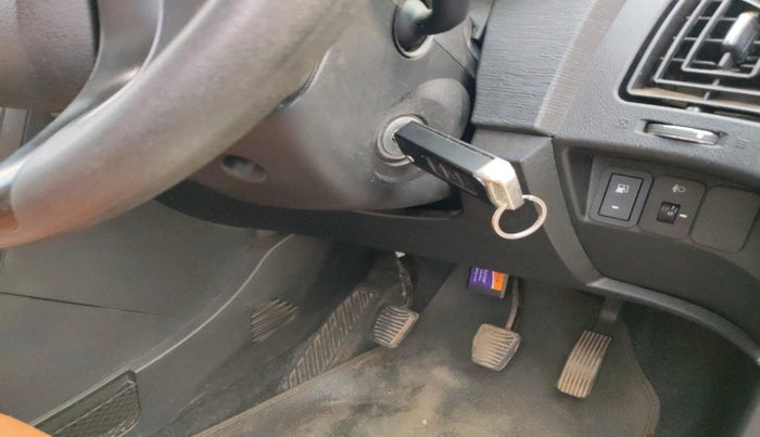 2018 Mahindra XUV500 W5, Diesel, Manual, 42,801 km, interior