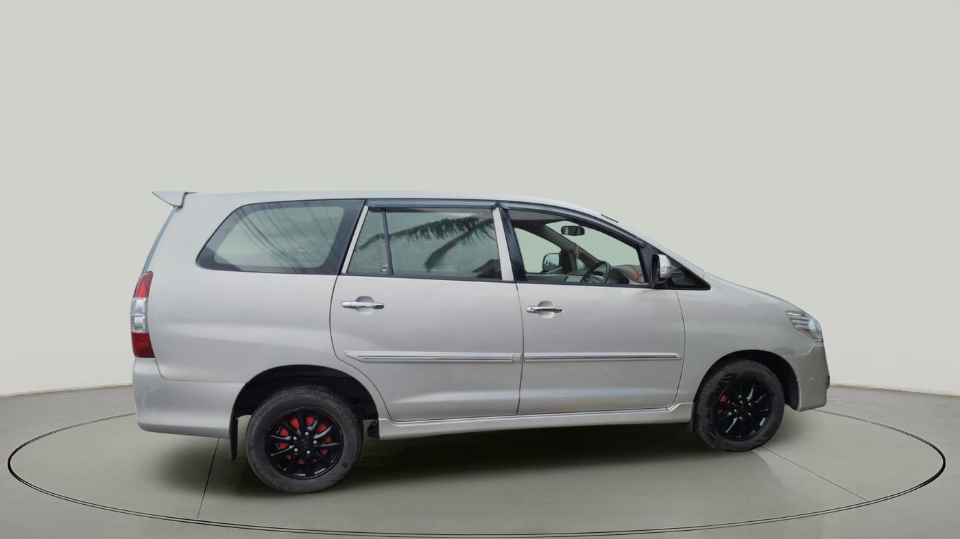 2012 Toyota Innova VX 2.5 7 STR, Diesel, Manual, 1,33,260 km, exterior