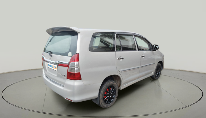 2012 Toyota Innova VX 2.5 7 STR, Diesel, Manual, 1,32,809 km, exterior