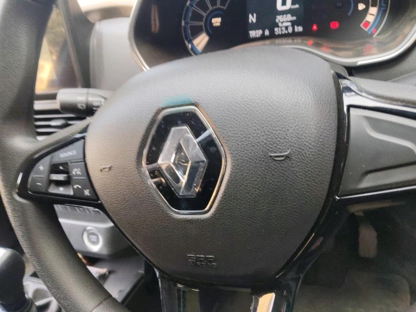 2022 Renault Kiger RXT (O) AMT, Petrol, Automatic, 2,668 km, interior