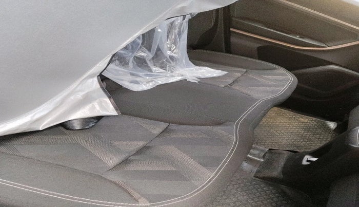 2022 Renault Kiger RXT (O) AMT, Petrol, Automatic, 2,668 km, interior