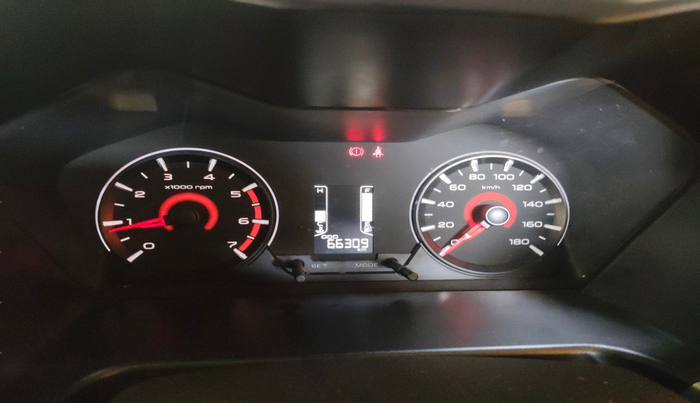2016 Mahindra Kuv100 K8 6 STR, Petrol, Manual, 66,309 km, interior