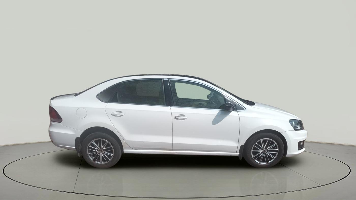 2016 Volkswagen Vento HIGHLINE 1.6 MPI, Petrol, Manual, 76,805 km, exterior
