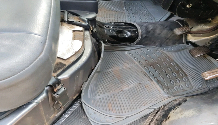 2010 Maruti Eeco 5 STR WITH A/C+HTR, Petrol, Manual, 27,734 km, interior